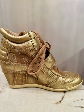 Ash Metallic Gold High-Top Lace-Up Ankle US 9
